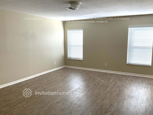 Photo - 1639 Algonkin Loop