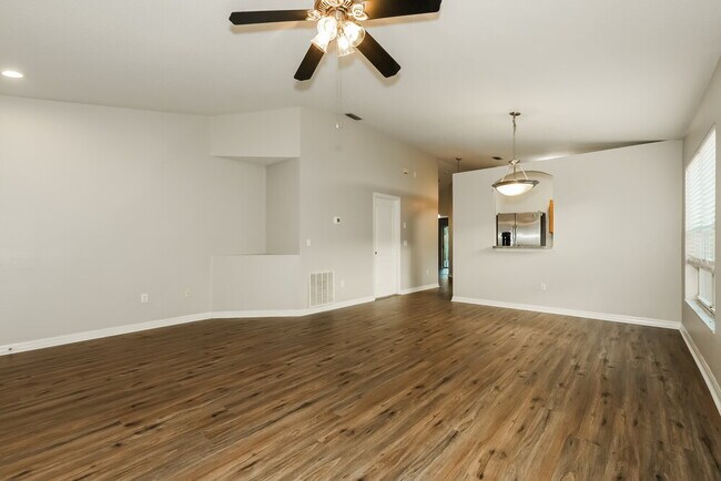 Photo - 1036 Lake Shore Ranch Dr