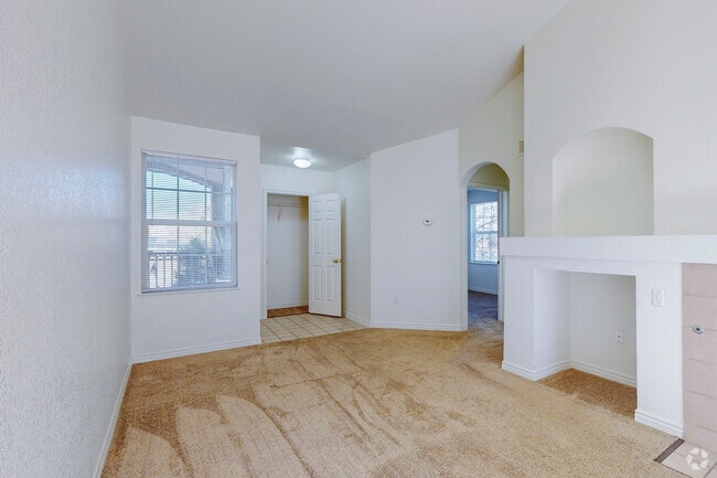 1BR, 1BA - 719SF - Living Room - Tiburon Apartments