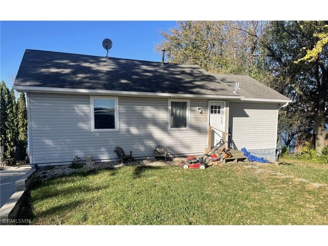 Building Photo - 28662 W Lake Dr