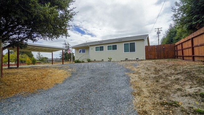 Photo - 382 Ely Rd N