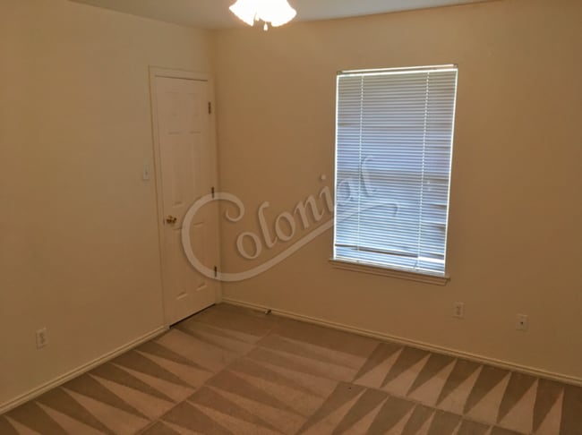 Photo - 4604 Bowles Dr Unit B