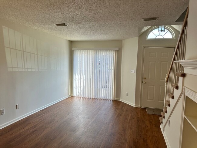 Photo - Condo in La Fontaine Available!