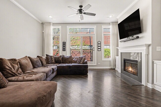 Photo - 331 E Cullerton St