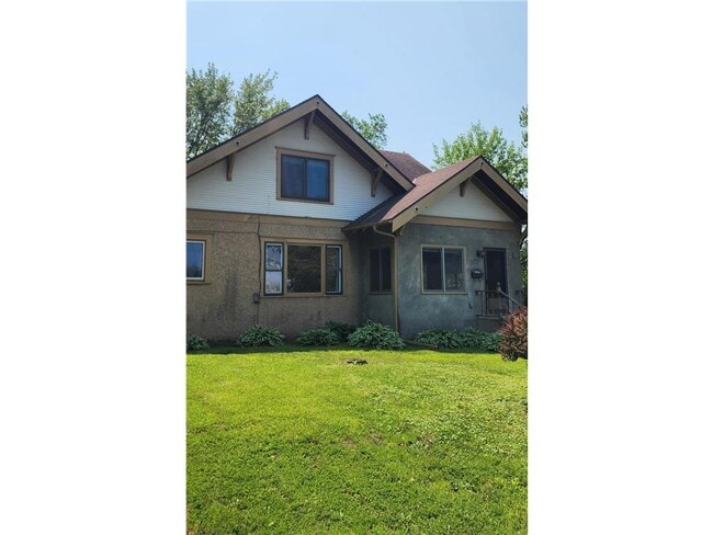Photo - 108 2nd St S