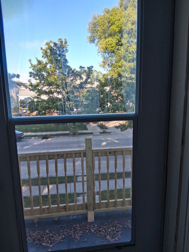 Photo - 1556 S 76th St