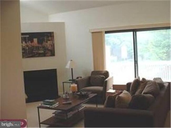 Photo - 1700 Oakwood Terrace