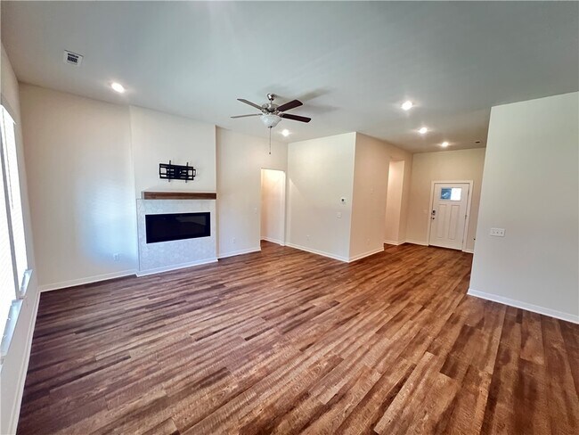Photo - 522 W Branta St