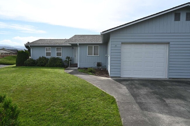 Building Photo - 2 bed, 2 bath, 1 car garage- water, sewer,... Rental