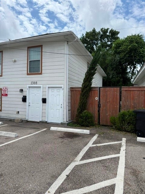 Photo - 1308 Genova St Unit 2