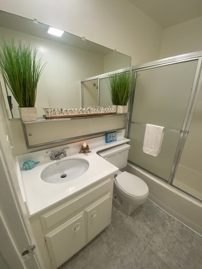 Photo - The Grecian Terrace Apartments