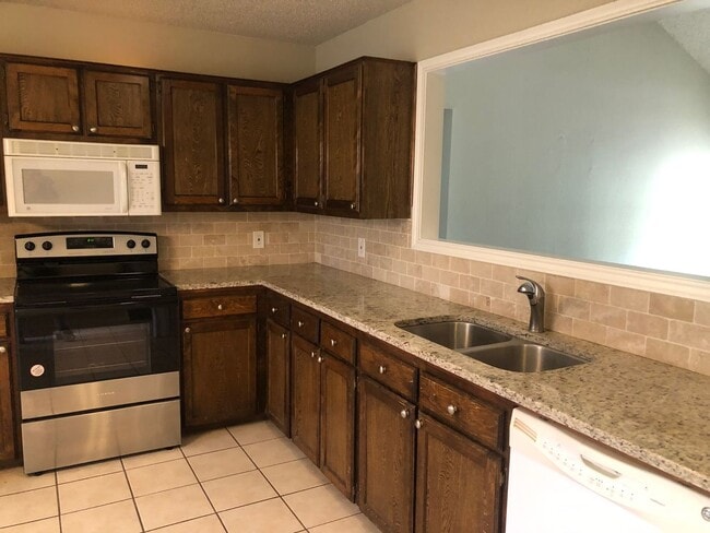 Photo - 3/2/2 Available May 2026