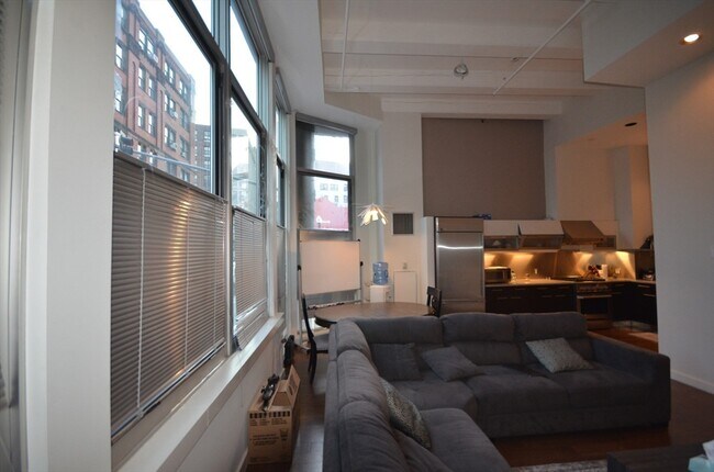 Photo - 88 Kingston St Unit 1B##