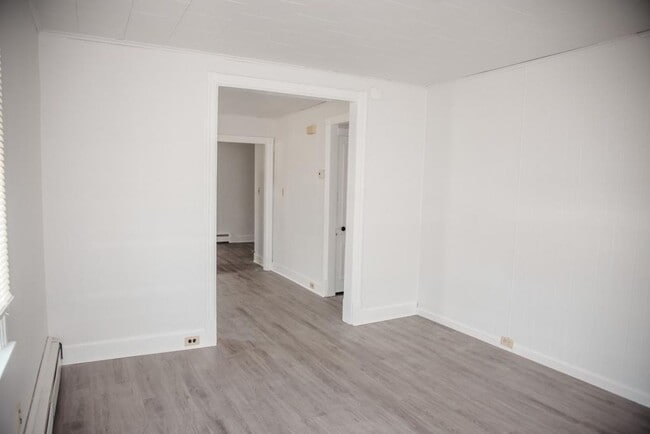 Photo - 106 W Park St