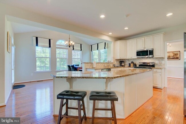 Photo - 25291 Kilkeen Way