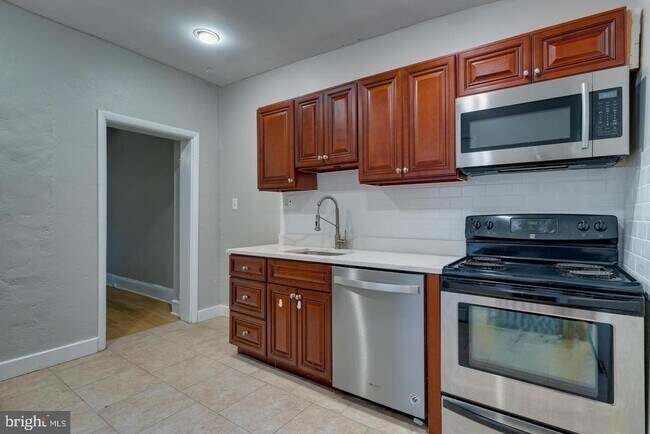 Photo - 156 East St