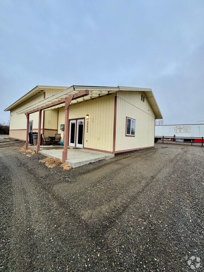 Building Photo - MOVE IN READY! Rental