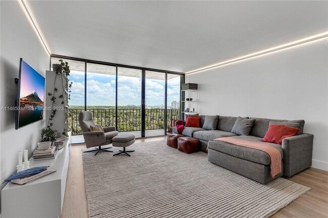 Photo - 780 NE 69th St