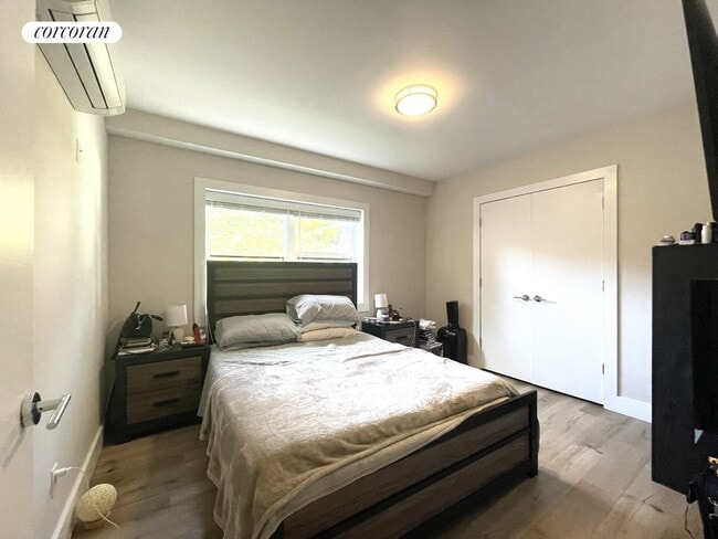 Photo - 86-57 Midland Pkwy