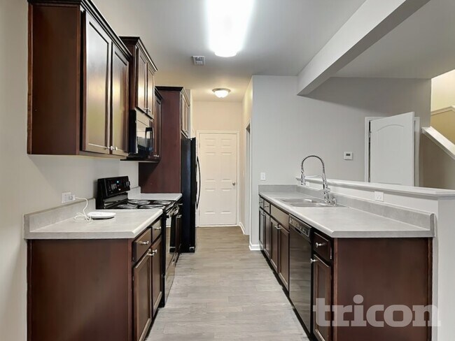 Photo - 115 Clove Hitch Dr