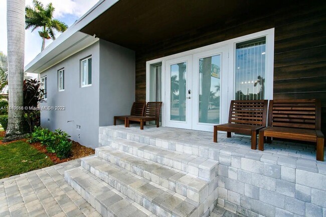 Photo - 800 Hollywood Blvd