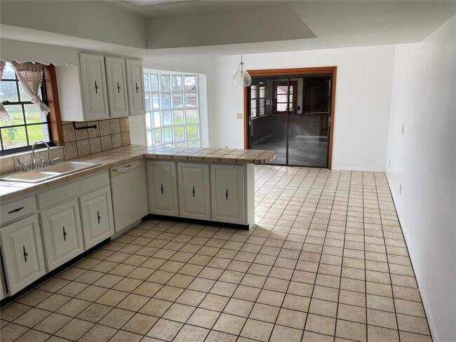 Photo - 2727 Massee Rd