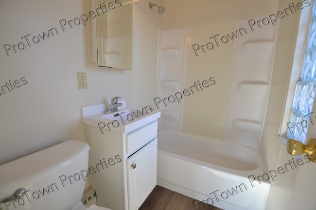 Photo - 226 N Broadway St Unit 2