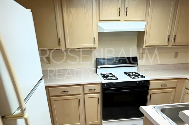 Photo - Charming 2-bedrooms, 2-baths duplex home p...