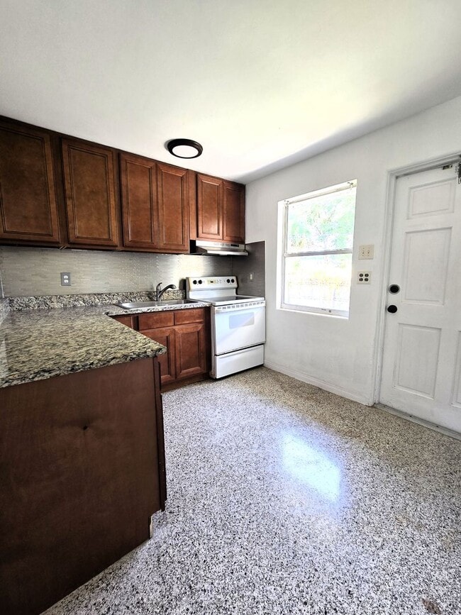 Photo - 1703 Edgewater Dr Unidad #1701