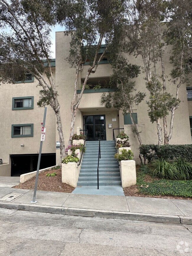 Building Photo - MISSION HILLS...  Top-Floor 2 Bedroom, 2 B... Unit # 23 Rental