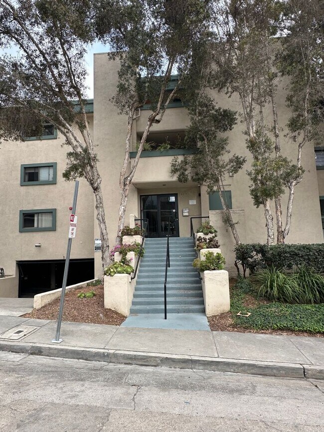 MISSION HILLS... Top-Floor 2 Bedroom, 2 B... - MISSION HILLS...  Top-Floor 2 Bedroom, 2 B... Unidad # 23 Rental