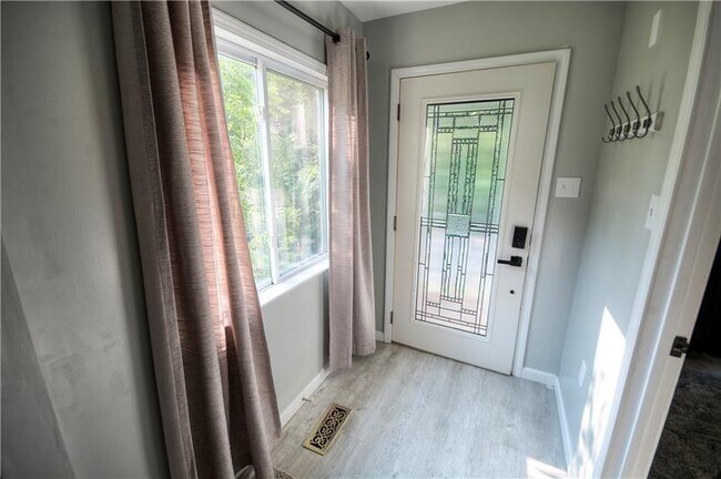 Photo - 522 Suffolk St