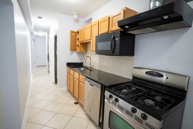 Photo - 2416 N Greenview Ave Unit G