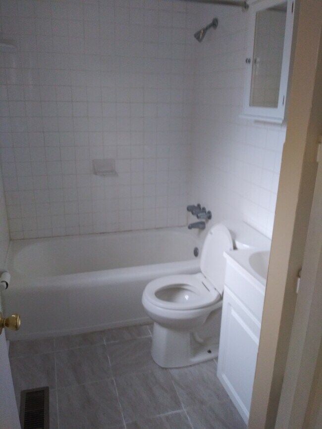 Bathroom - 318 16th St