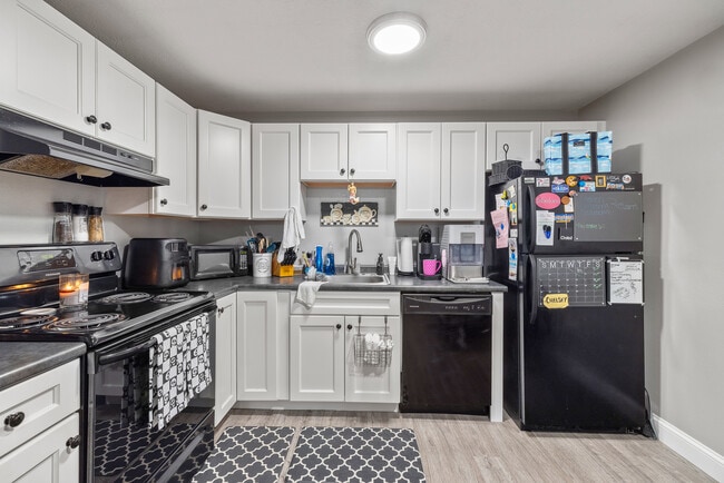 Photo - Pinewood Village