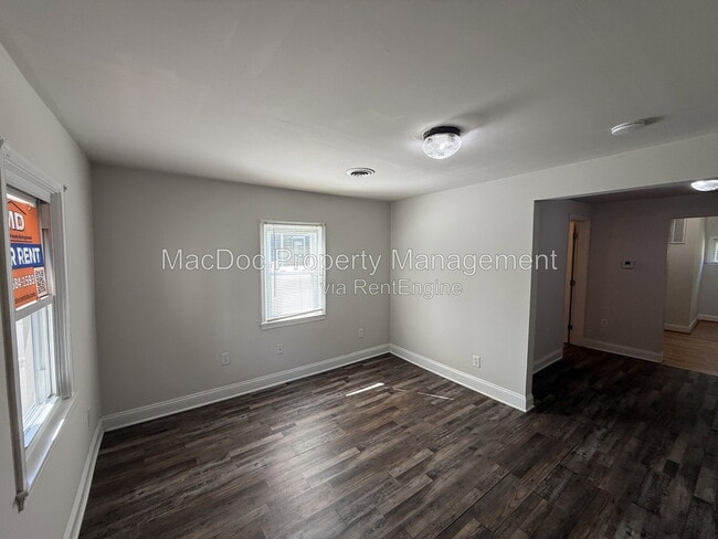 Photo - 806 Weedon St Unit A
