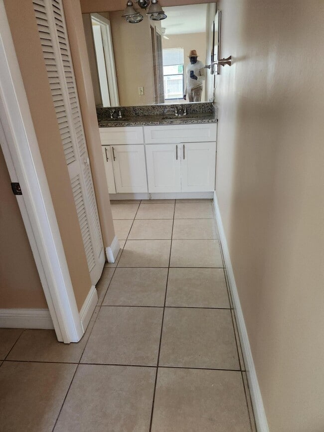 Photo - 4866 Pineaire Ln