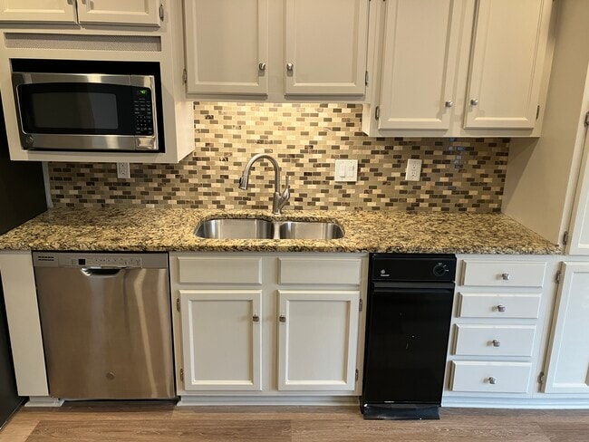 Photo - 9 Wabash Cove