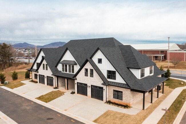 Building Photo - 1044 S Westyn Lp Unit 1044