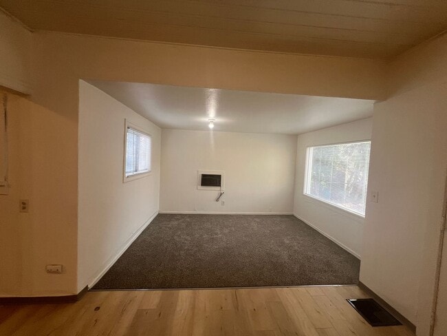 Photo - LH217 Unidad B