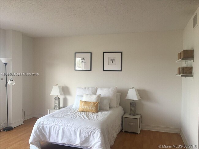 Photo - 1455 N Treasure Dr Unit 6D