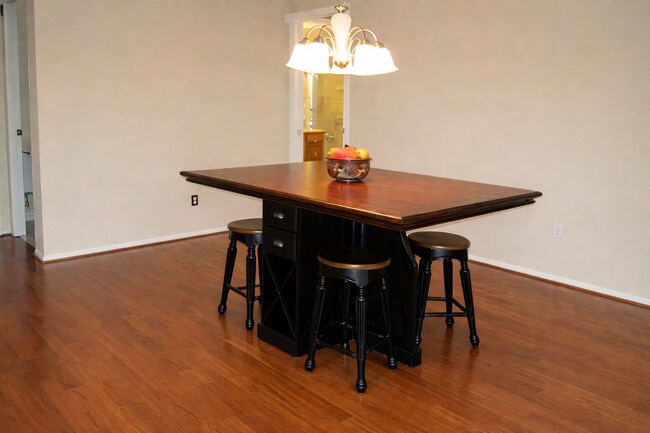 6101 Edsall Rd Unit 4