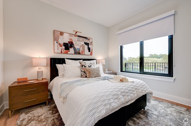 1BR, 1BA - 723SF - Bedroom - 500 Parq