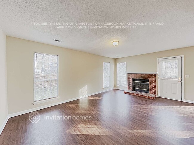 Photo - 8627 Lockerbie Ln