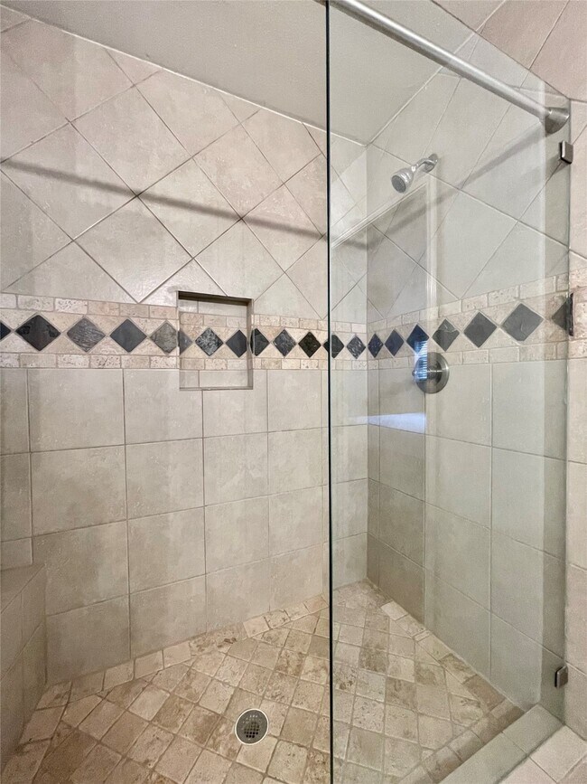 Photo - 6210 Queensloch Dr