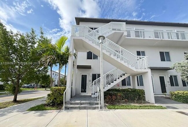 Photo - 10270 NW 66th St