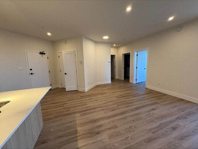 Photo - 1035 Melanson Rd Unit 608