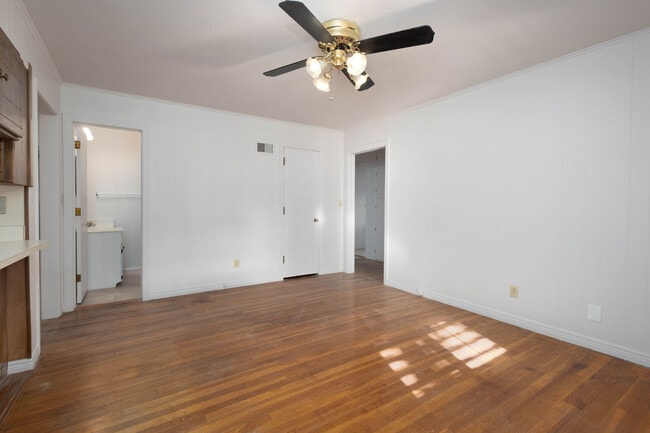 Photo - 2050 S Bowie St