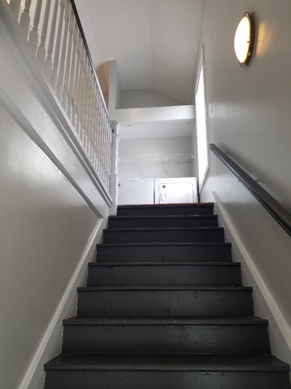 Photo - 307 W 41st St