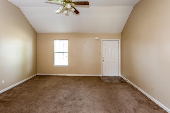 Photo - 6719 Ross Manor Dr